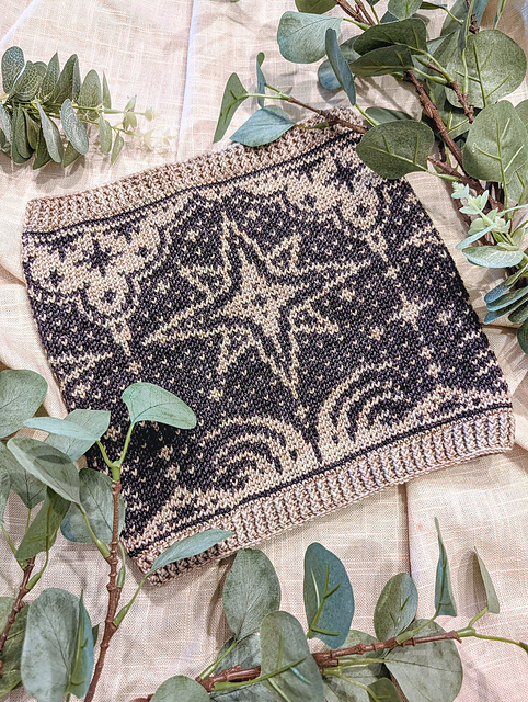 Star-Touched Cowl (Crochet)