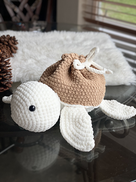 Ravelry: Turtle with a Bag pattern by Anastasiia Khudiaieva