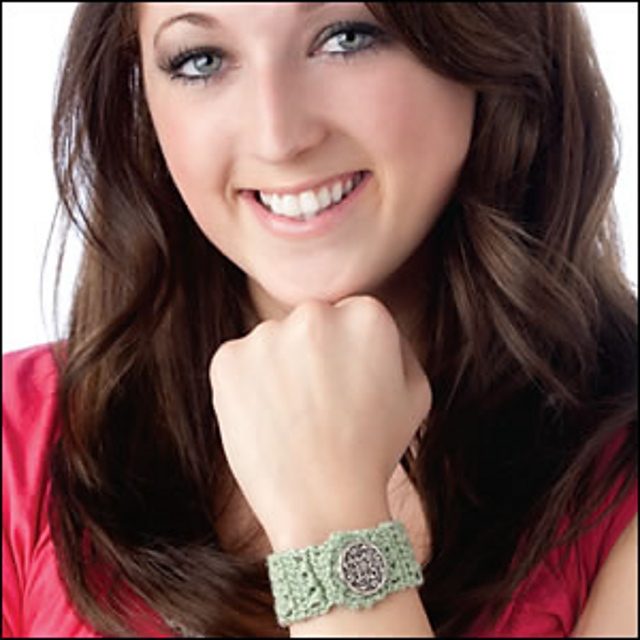 Button Showcase Bracelet