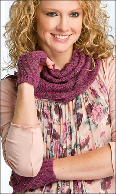 Scarlet Cowl & Mitts