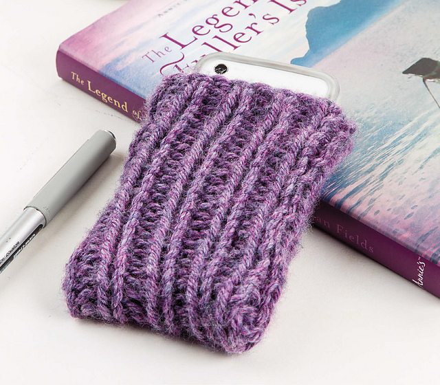 Quick-Knit Phone Cozy