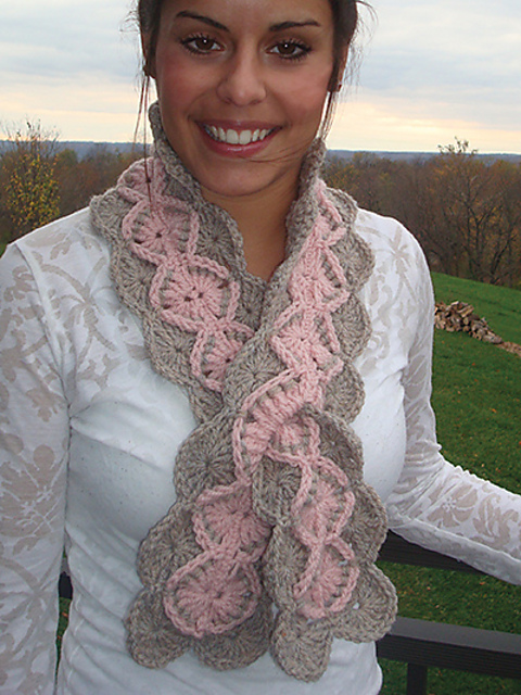 Bavarian Keyhole Scarf
