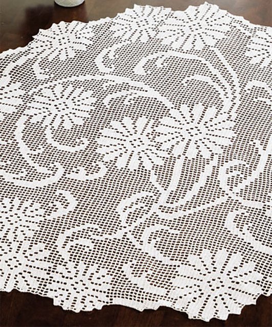 Art Nouveau Daisies Table Topper