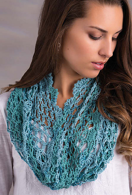 Verde Lace Cowl