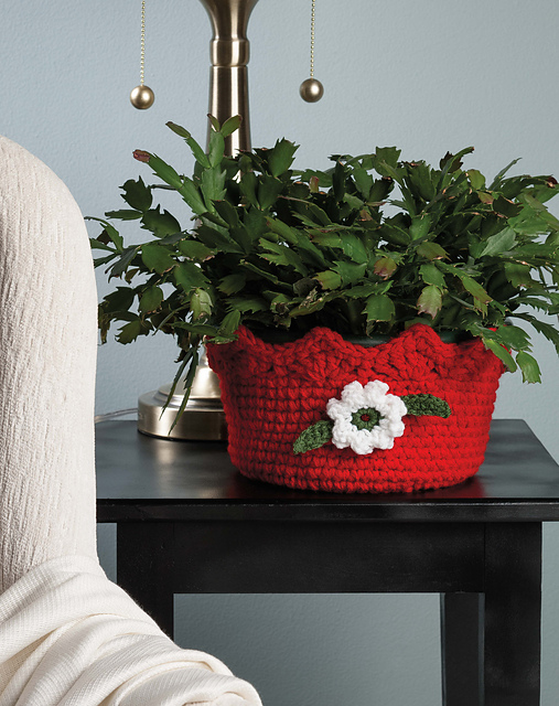 Poinsettia Flowerpot