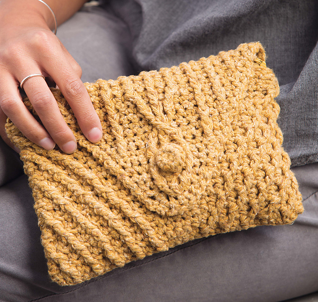 Cabled Clutch
