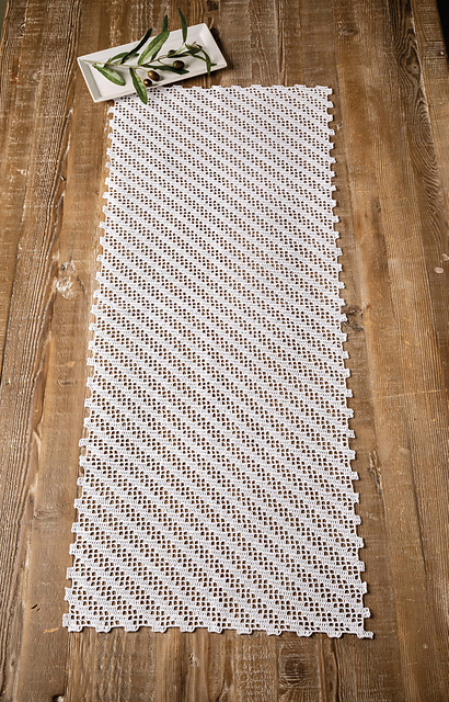 Infinity Edge Table Runner