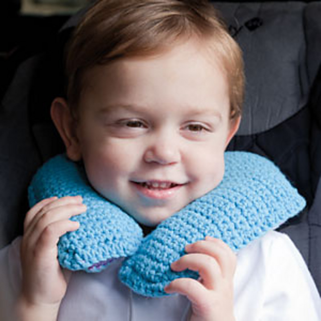 Ravelry Kids’ Travel Neck Pillow pattern by Debra Arch