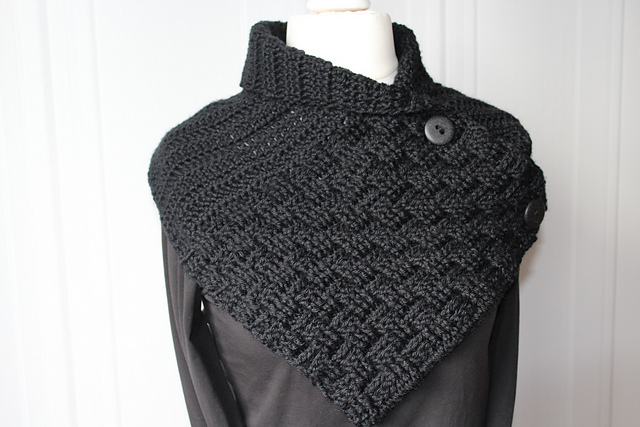 shawl collar with a basket pattern
