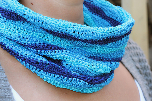 short infinity scarf "ocean wave"