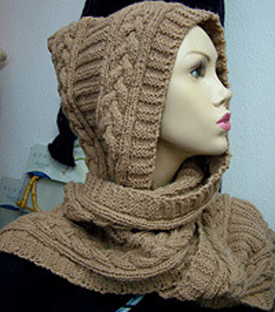 23 Scarf with Hood