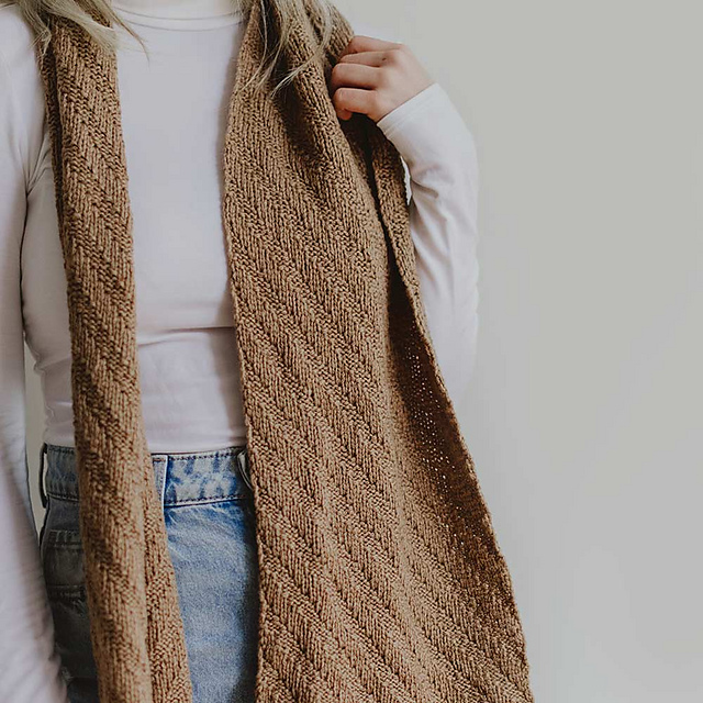 Yulo Scarf