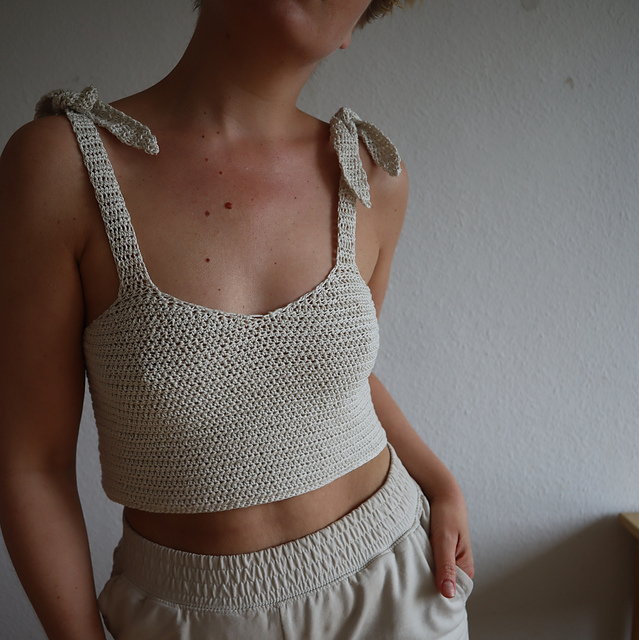 Ayala top
