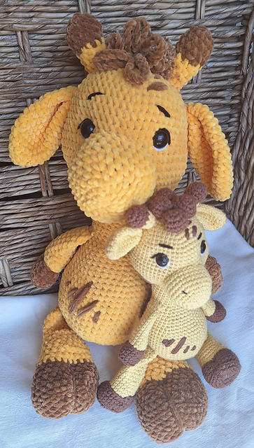 Giraffe Munch