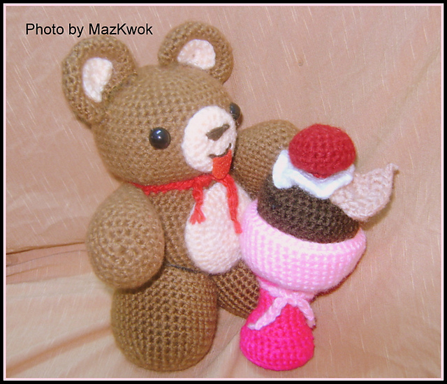 Amigurumi: Brownie loves his sundae