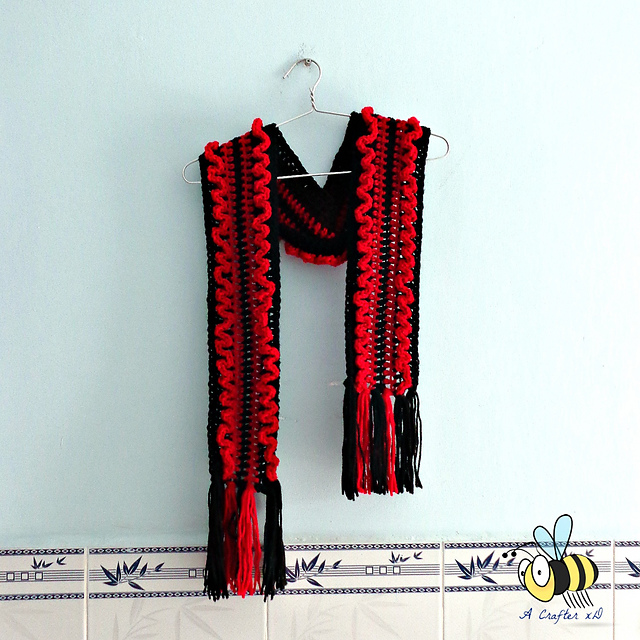 Parallel love scarf