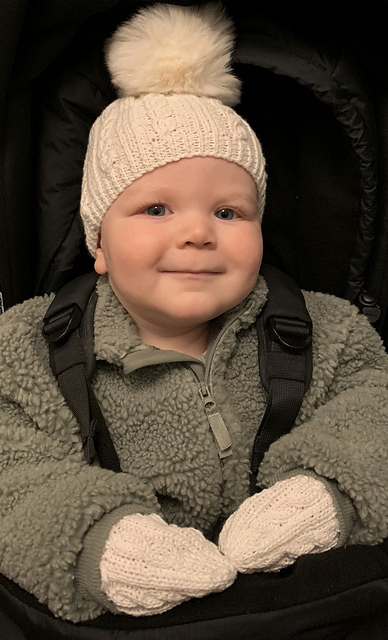 Anyone for Cricket Hat and Mittens
