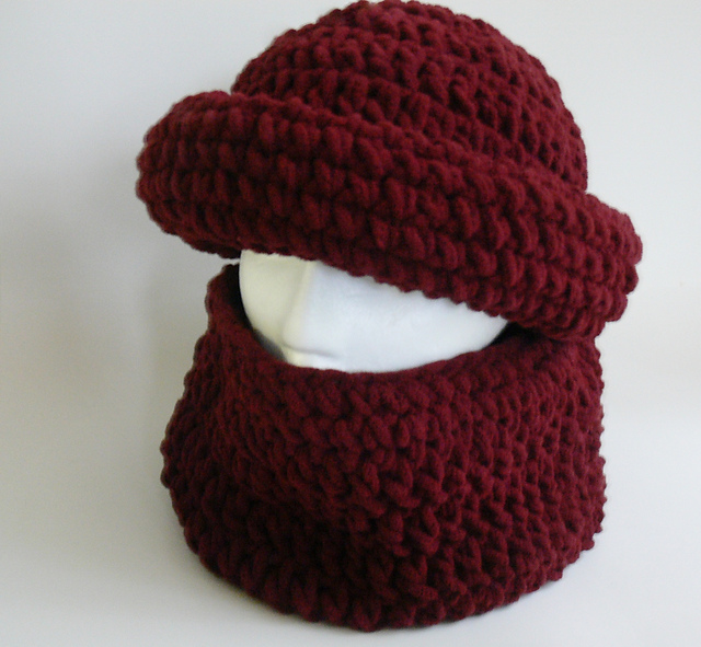 Easy Chunky Roll Brim Hat and Cowl
