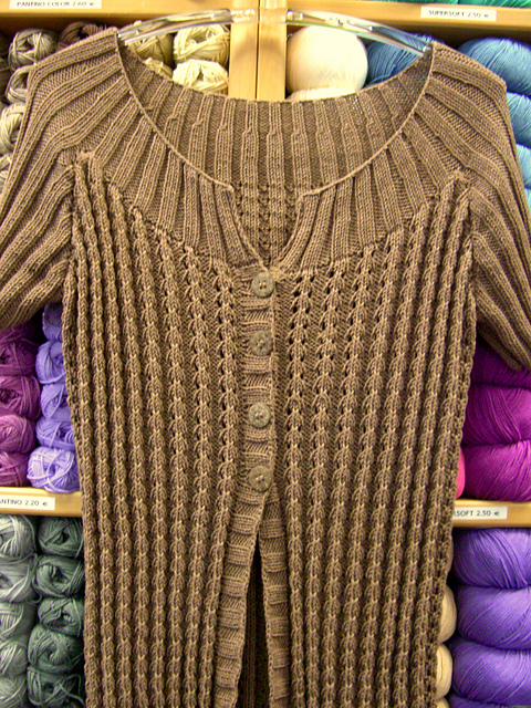 Beige Polo Weste