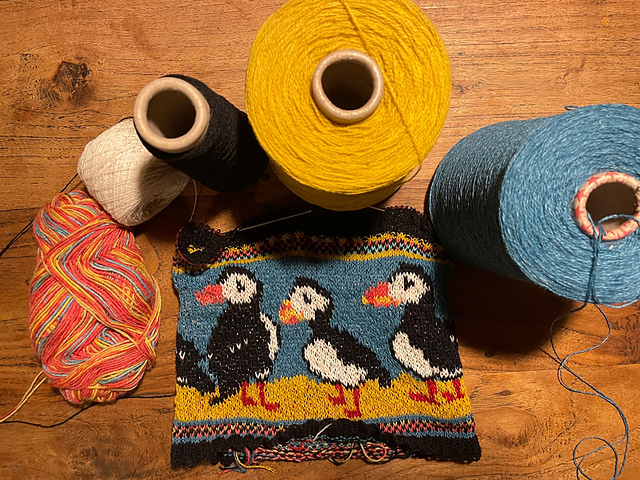 Reversible Puffin Cowl