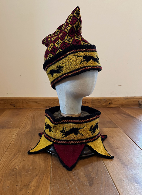 Pied Piper Beanie and Cowl Set