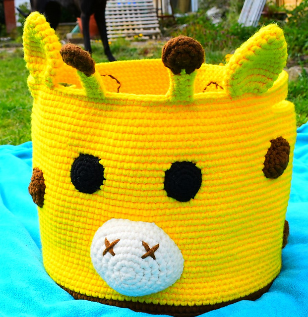 Giraffe Basket