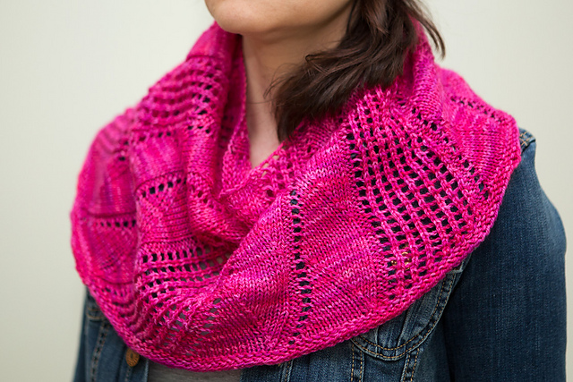 Spun Sugar Cowl