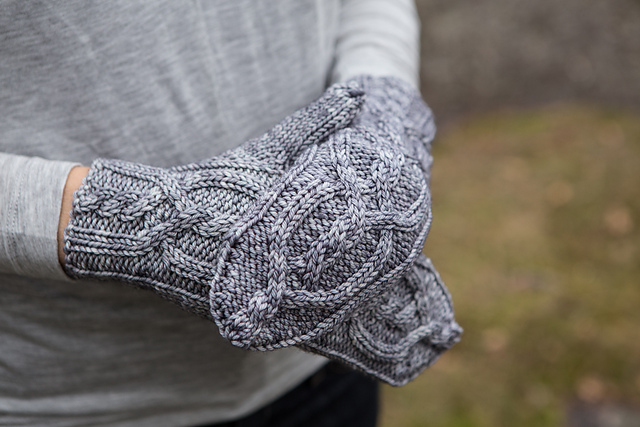 Kiela Mittens