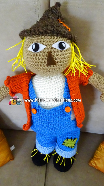 Crochet Halloween Scarecrow