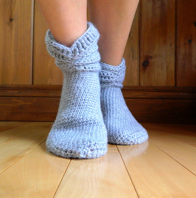 # 33 Women crochet sock