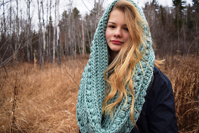 Hannāh crochet cowl