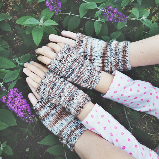 Mama and Me Fingerless Mitts