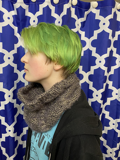 Simple Cabled Cowl
