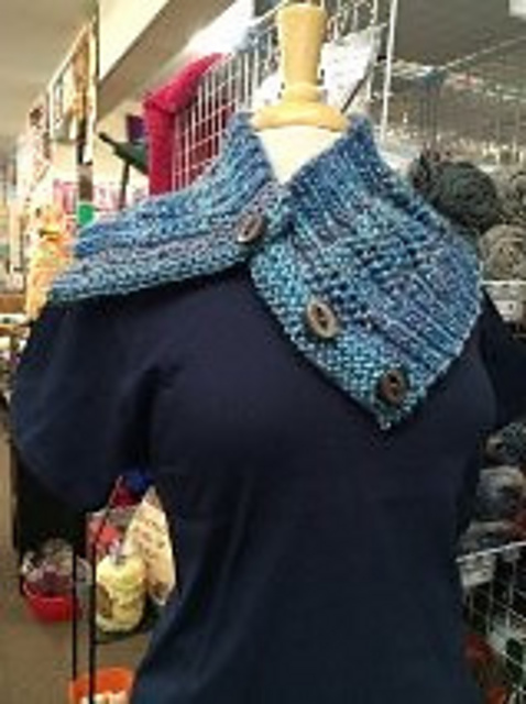 Chunky 3 Button Cowl