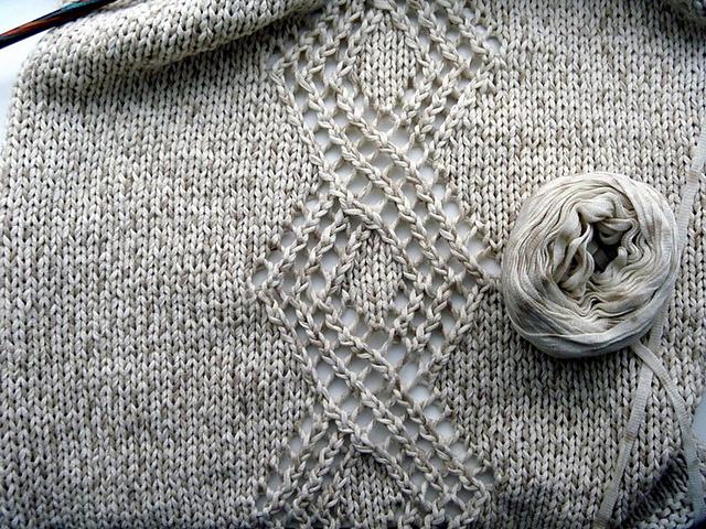 # 24 Pullover with lace