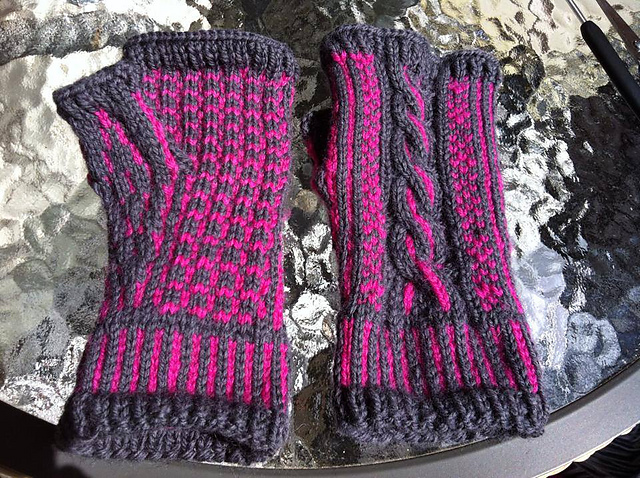 "Check This Out!" Fingerless mittens