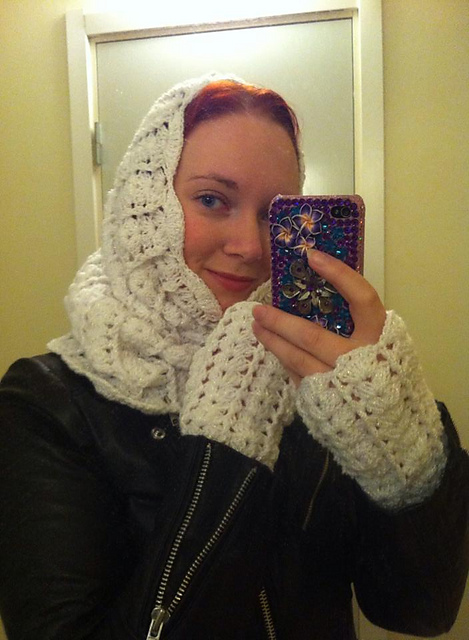 Snowflake Hood & Mitts
