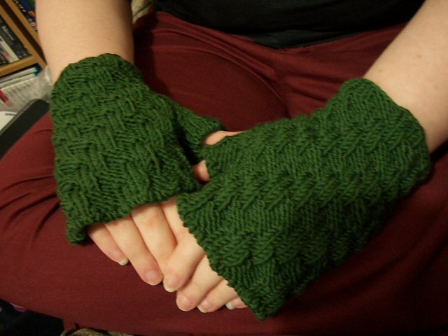 Jagged Rib Mitts