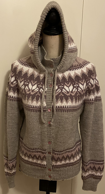 Ravelry: Aquarius jakke pattern by Merill Holøyen