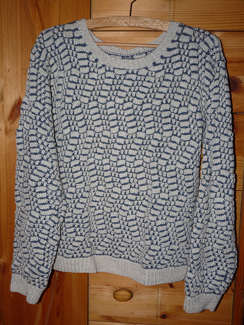 Modell 26 Beige-roter Damenpullover