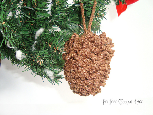 Christmas pinecone