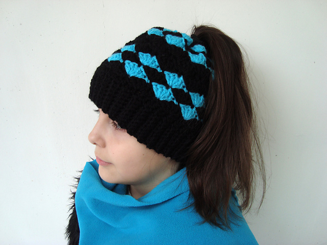 Easy and quick Messy bun hat