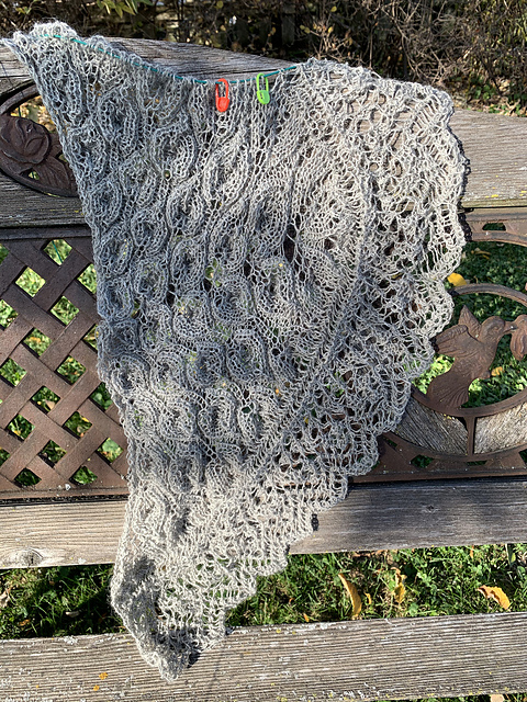 Ravelry: Mgavi's Silver linings Lacy sleeves top