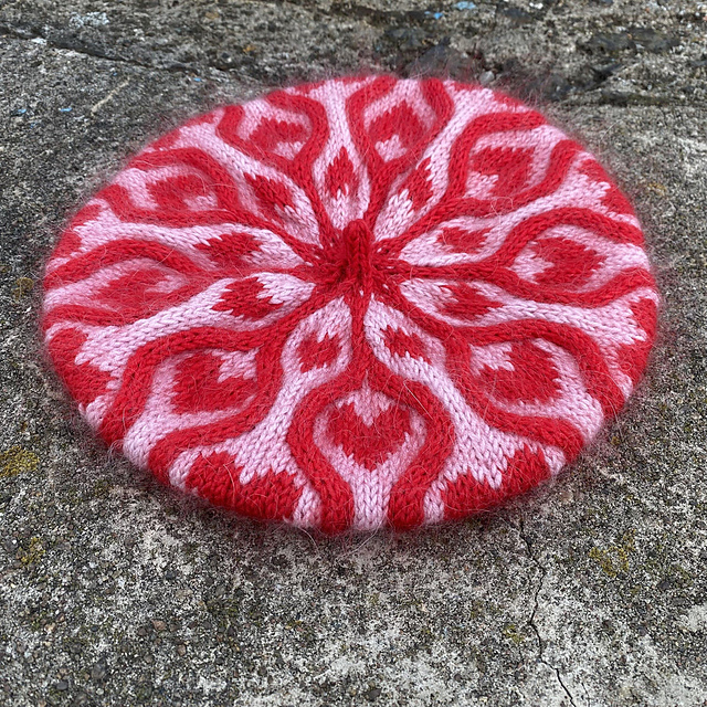 Twisted Love Baret