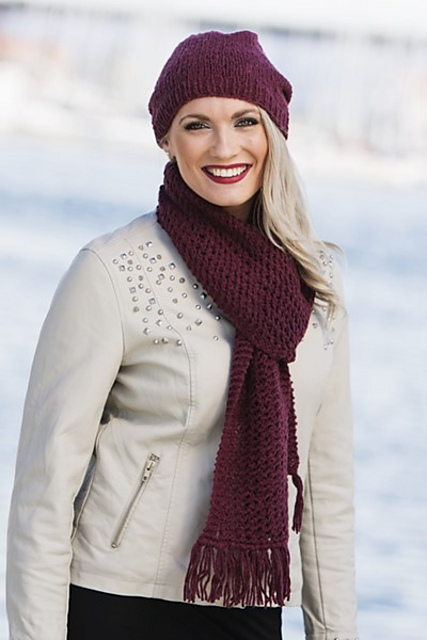 1507-16 Hat and scarf