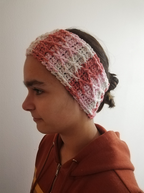 Elegant cabled headwarmer 1