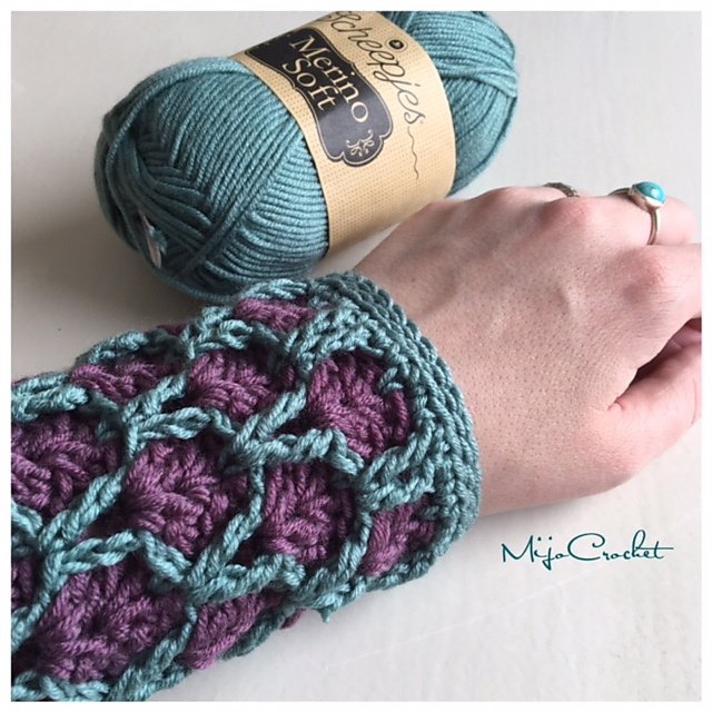 Odella wrist warmers