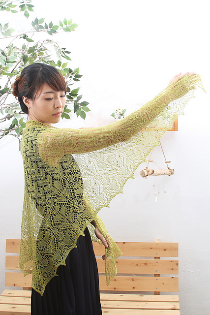 Skid shawl/스키드 삼각숄
