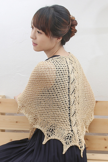 Topaz shawl/토파즈 삼각숄