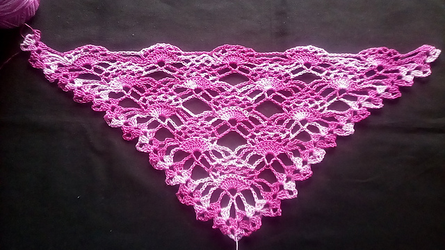 Spring pineapple shawl